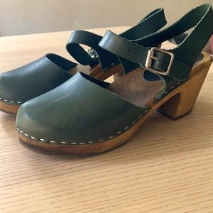 Lotta from Stockholm highwood green leather clogs on brown base